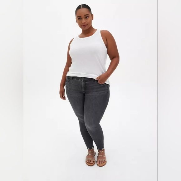 Torrid White Triblend Wide Neck Rib Trim Tank 2x NEW - Picture 2 of 9